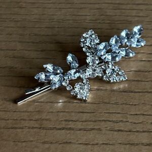 Elegant Silver Crystal Leaf hair barrette